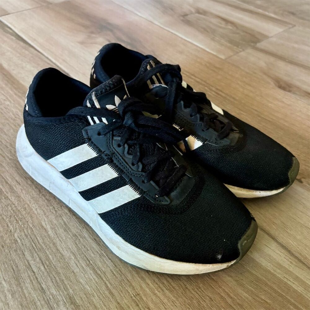 Adidas Women's Swift Run X Sneakers Black/White Size 8 Casual Athletic
